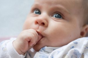 pacifiers and thumb sucking when to worry